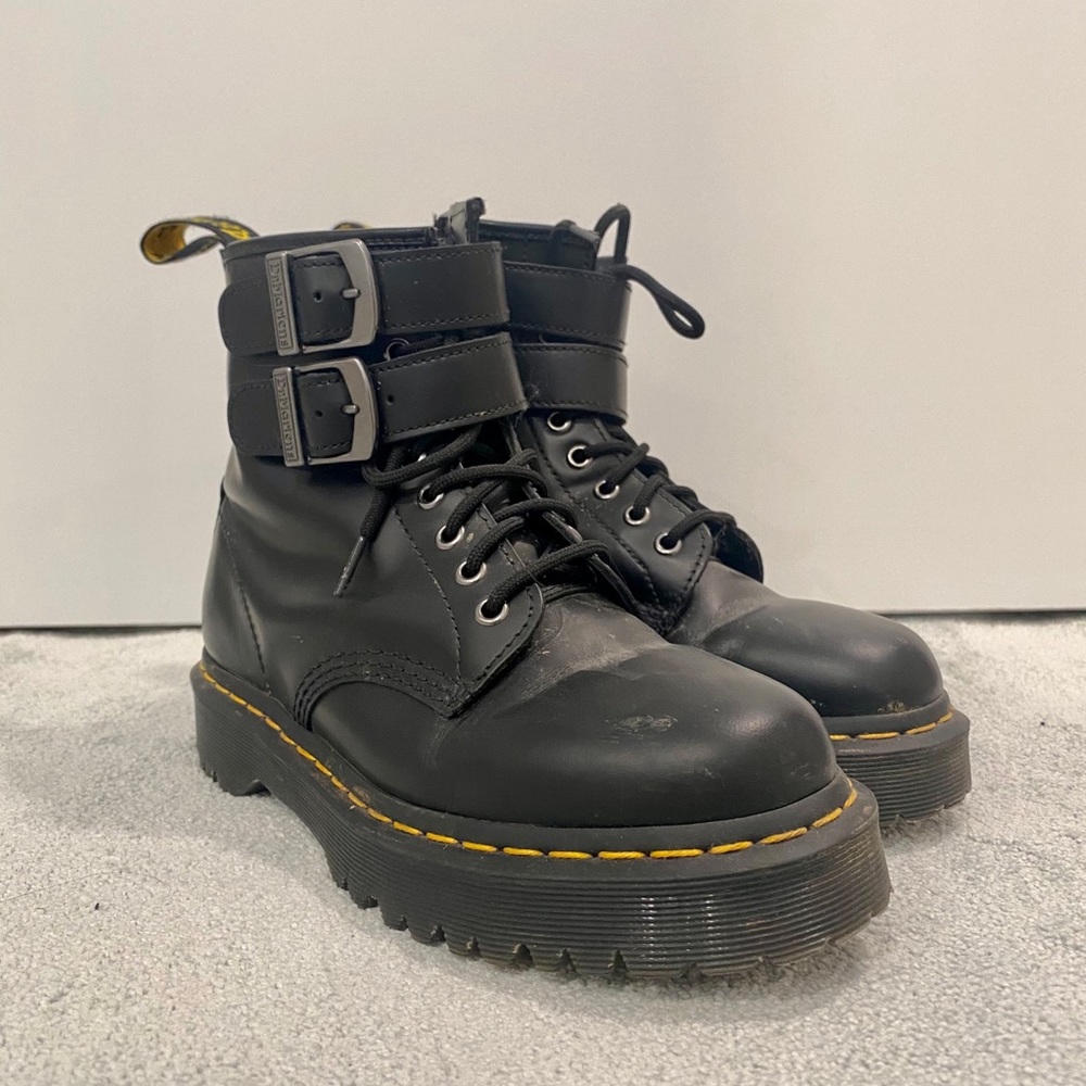 DR MARTENS 1460 SMOOTH LEATHER BUCKLE BOOTS